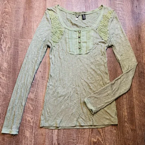 BKE Boutique Green Thermal Lace Henley Boho Cottagecore Top Large - Picture 2 of 13